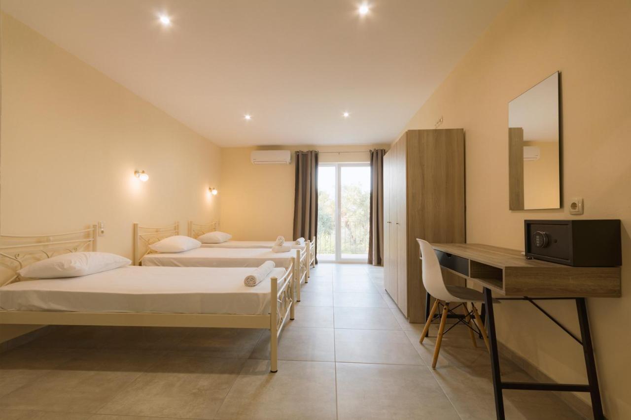 Luca Mare Bed & Breakfast Gouviá Eksteriør bilde