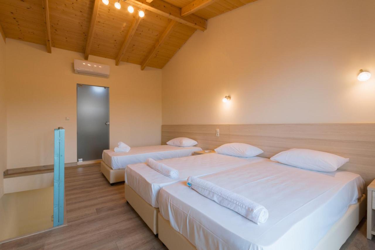 Luca Mare Bed & Breakfast Gouviá Eksteriør bilde