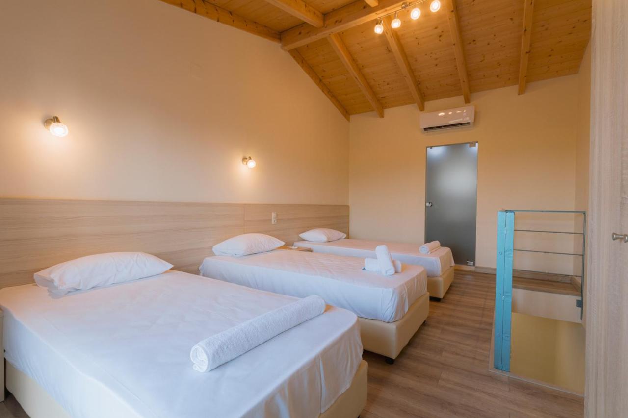 Luca Mare Bed & Breakfast Gouviá Eksteriør bilde