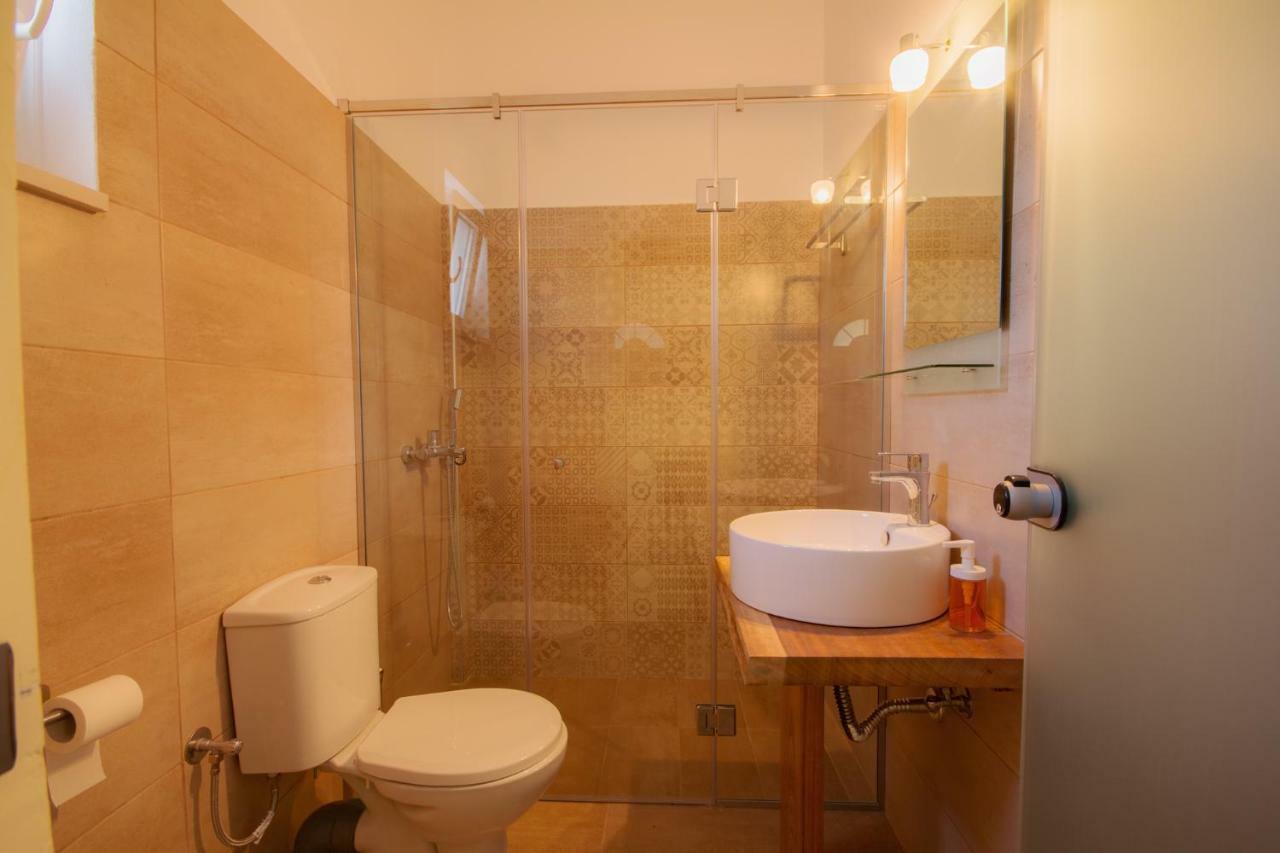 Luca Mare Bed & Breakfast Gouviá Eksteriør bilde