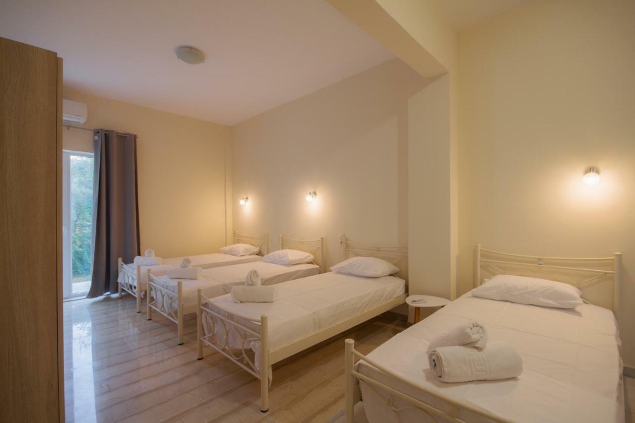 Luca Mare Bed & Breakfast Gouviá Eksteriør bilde